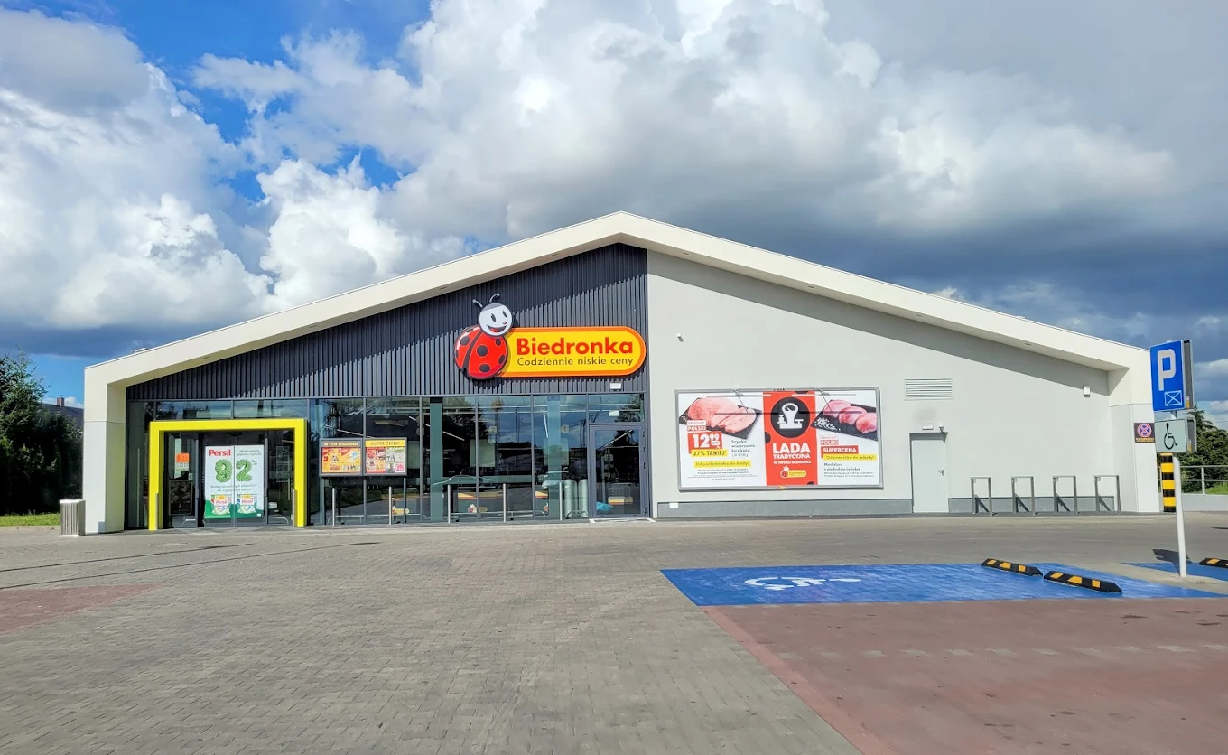 Biedronka przy ul. Jedności Narodowej w Maszewie